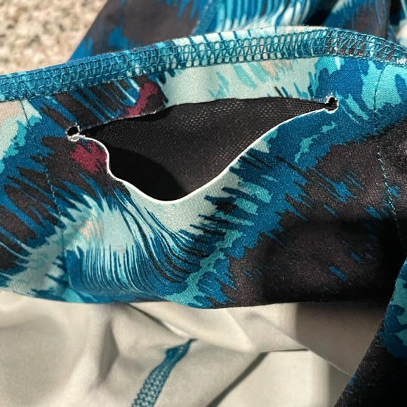 Nike Dri-Fit Capri Leggings - Picture 4 of 6